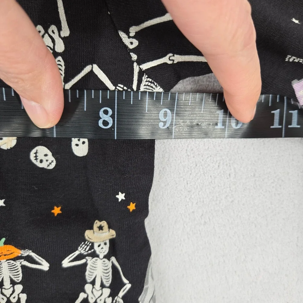 Old Navy NWT Newborn Skeleton Halloween 2-Way Zip Footed Sleeper Baby Spooky